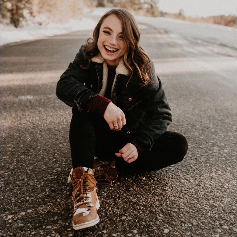 Meet your Posher, Mahala